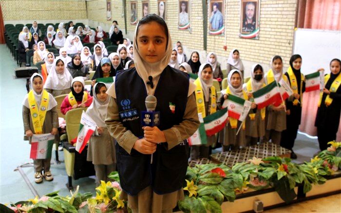 در راهپیمایی ۲۲ بهمن شرکت می کنیم/ فیلم