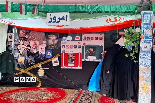 نمایشگاه انقلاب در دبیرستان شاهد دختران قائمشهر