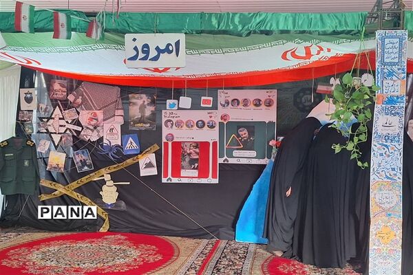 نمایشگاه انقلاب در دبیرستان شاهد دختران قائمشهر