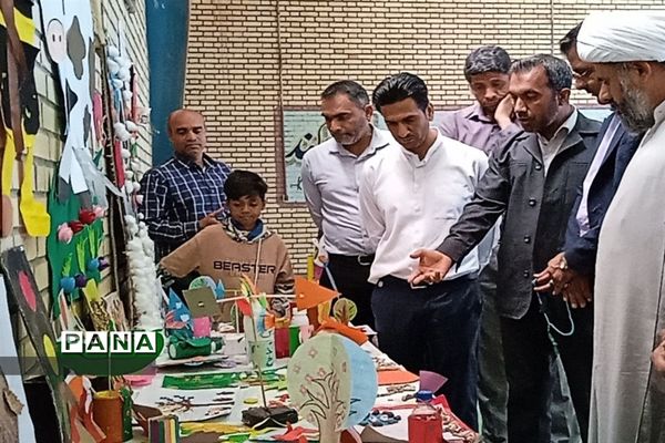 نمایشگاه دست سازه های دانش‌آموزی در جزیره هرمز