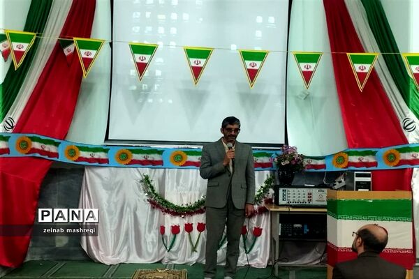 حضور مدیر سازمان دانش‌آموزی استان اصفهان در برنامه رادیو‌ کاشان وبازدید از مدارس کاشان در دهه فجر