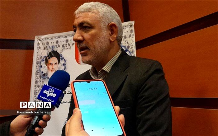 ۵۰۰۰ نفر از دانش‌آموز بهارستانی حائز شرایط ایستادن پای صندوق‌های رأی/فیلم