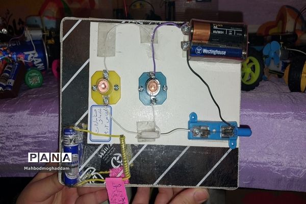 نمایشگاه  علمی دانش‌آموزان دبستان شیخ مرتضی انصاری منطقه ۱۳