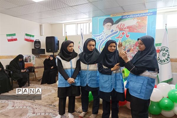 برگزاری مانور یاوران انقلاب در دبیرستان دخترانه متوسطه اول شهید محمدرضا خشکباری شهرستان قدس