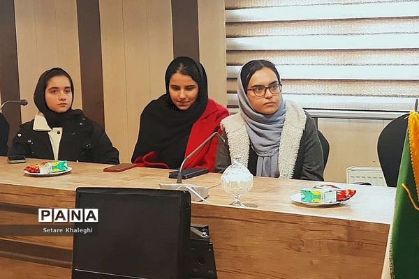 کارگاه نویسندگی برای دانش‌آموزان، در دماوند