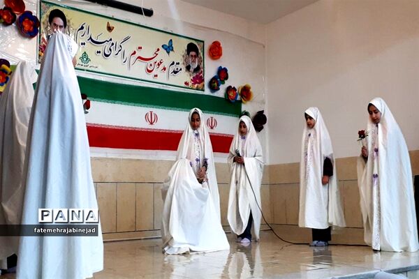طرح مربیان همراه در دبستان فاطمیه ابرکوه