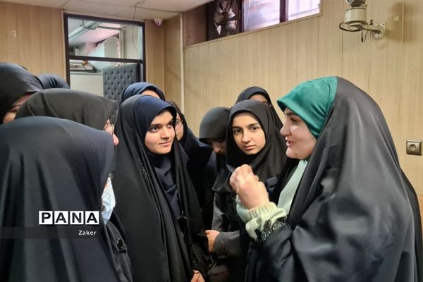 برگزاری یادواره شهدا در دبیرستان دخترانه فرهنگ ۱۳