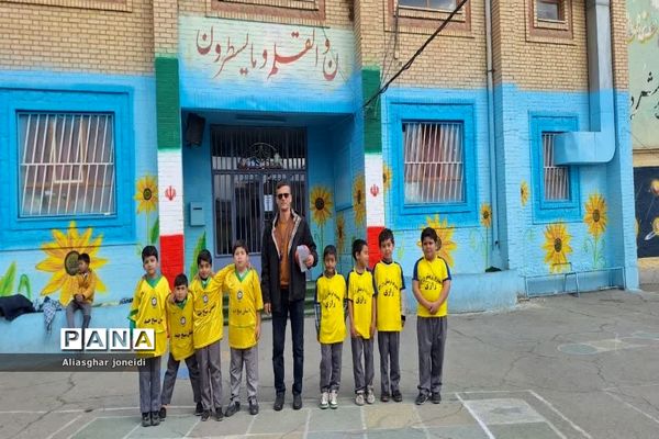 بازی‌ گروهی به‌مناسبت دهه فجر در آموزشگاه شیخ جنید پیشوا