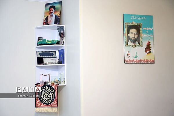 دیدار معاون پرورشی و فرهنگی وزارت آموزش و پرورش با خانواده شهید حادثه تروریستی حجت الاسلام مهدی تقوی