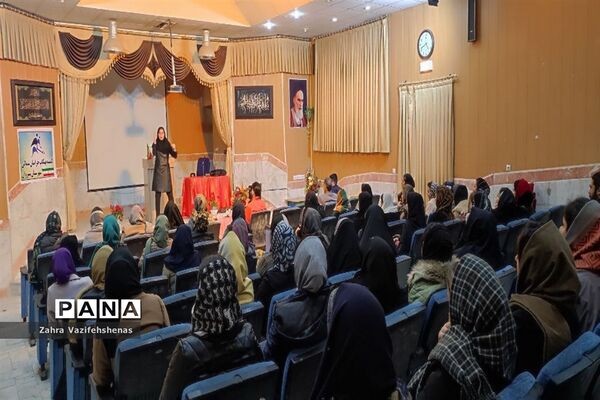 برگزاری کارگاه آموزشی تغذیه و سبک زندگی سالم در شهرستان شیروان