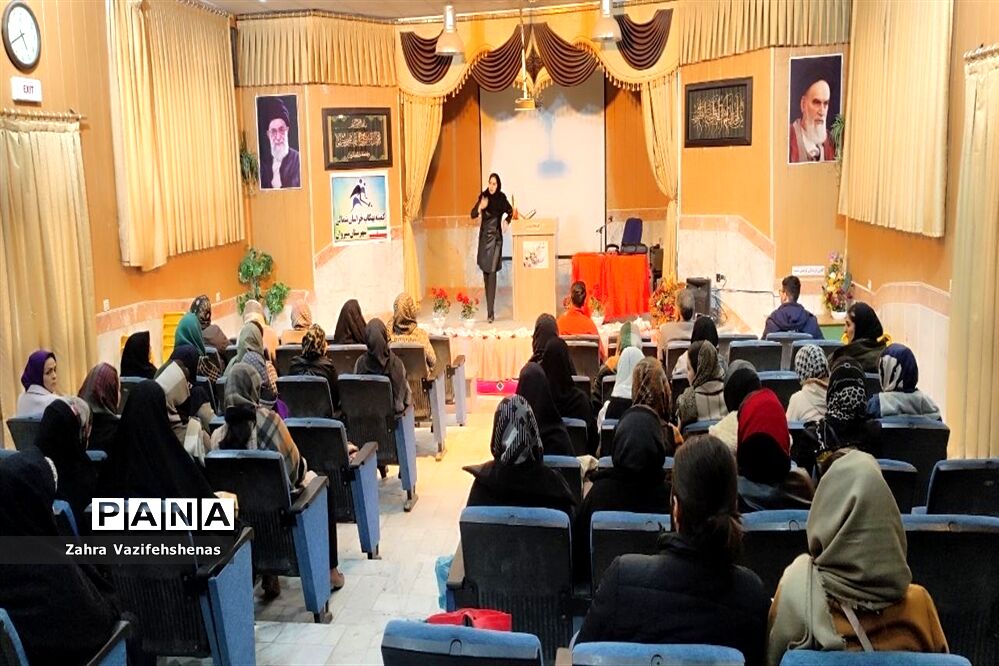 برگزاری کارگاه آموزشی تغذیه و سبک زندگی سالم در شهرستان شیروان