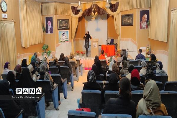 برگزاری کارگاه آموزشی تغذیه و سبک زندگی سالم در شهرستان شیروان