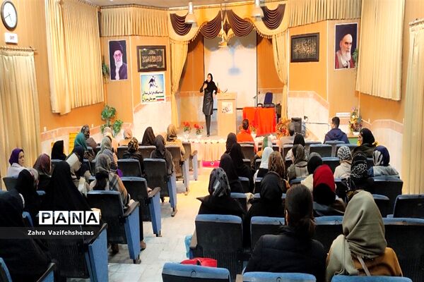 برگزاری کارگاه آموزشی تغذیه و سبک زندگی سالم در شهرستان شیروان