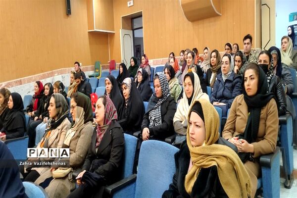 برگزاری کارگاه آموزشی تغذیه و سبک زندگی سالم در شهرستان شیروان