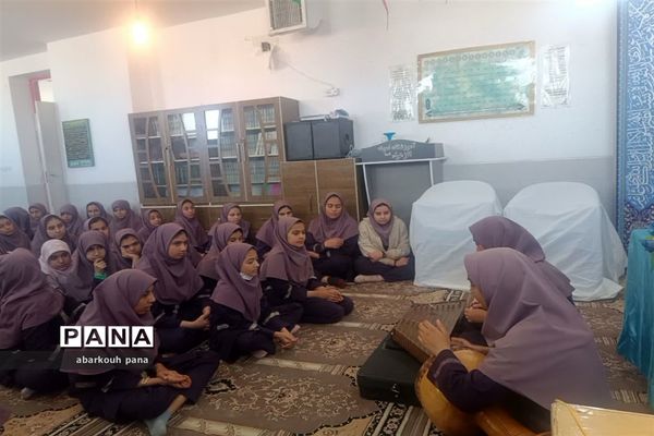 جشن انقلاب در مدارس ابرکوه