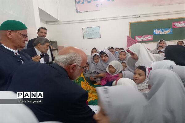 حضور خادمین حرم مقدس رضوی در دبستان نرجس شهرستان مهریز