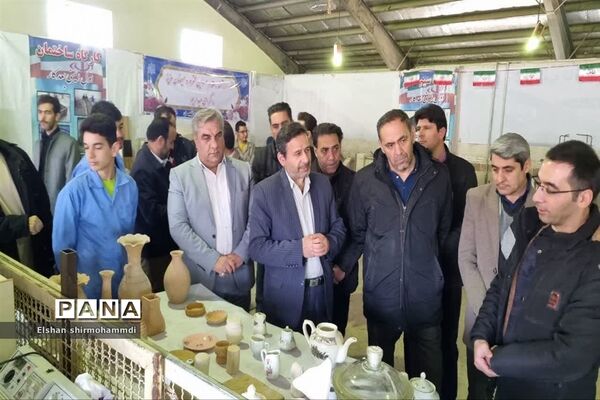 افتتاح نمایشگاه دستاوردهای هنرستان‌های مرند