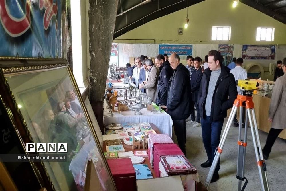 افتتاح نمایشگاه دستاوردهای هنرستان‌های مرند