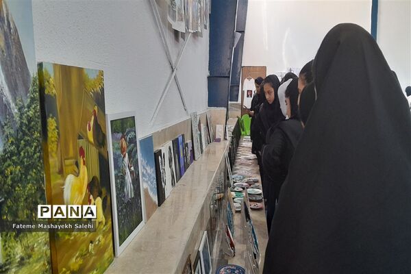 بازارچه کسب و کار و نمایشگاه تولیدات هنرستان‌های شهرستان نور