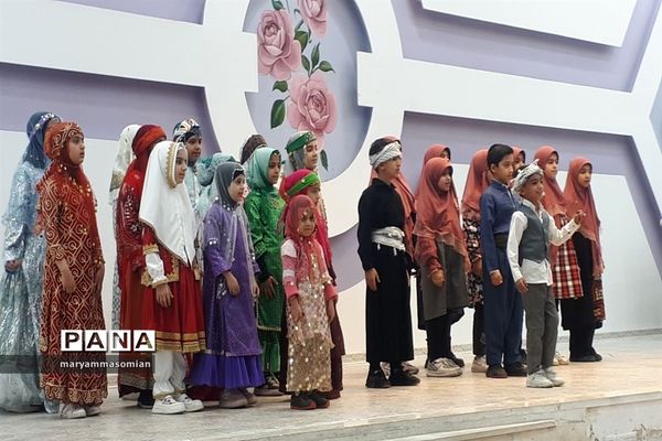 جشن انقلاب در آموزش و پرورش شهرستان ابرکوه