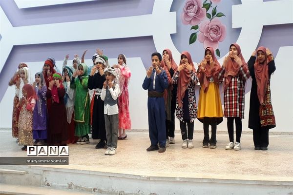 جشن انقلاب در آموزش و پرورش شهرستان ابرکوه