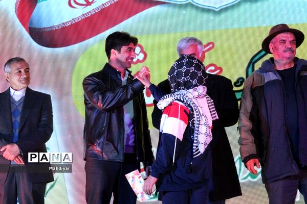 برپایی جشن بزرگ عطر عاشقی به مناسبت دهه فجر در شهر جوادآباد