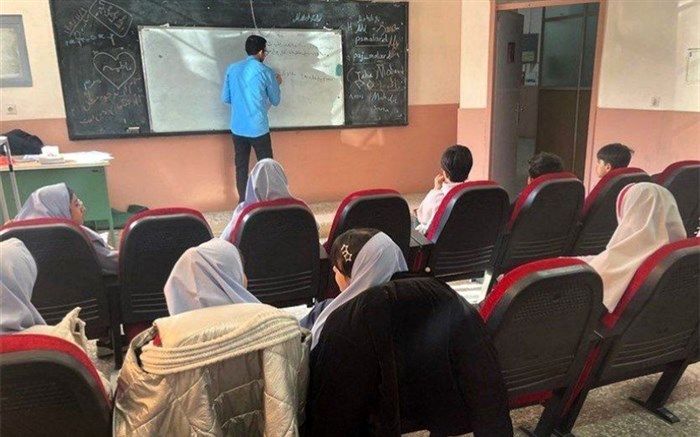 نهضت سوادآموزی دستاورد عظیم انقلاب اسلامی و فرصتی برای پیشرفت محرومترین افراد جوامع بشری است