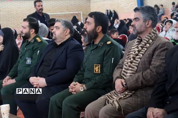 جشن باشکوه دهه فجر و تقدیر از دانش‌آموزان نمونه در شهرستان پیشوا