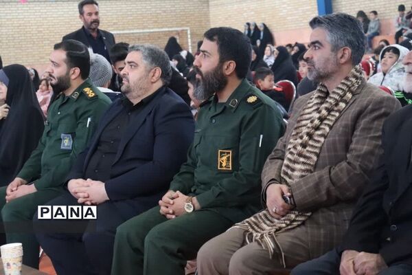 جشن باشکوه دهه فجر و تقدیر از دانش‌آموزان نمونه در شهرستان پیشوا