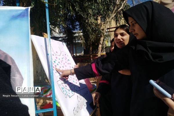 جشن باشکوه دهه فجر و تقدیر از دانش‌آموزان نمونه در شهرستان پیشوا