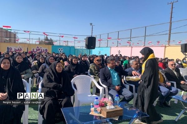 جشن باشکوه دهه فجر و تقدیر از دانش‌آموزان نمونه در شهرستان پیشوا