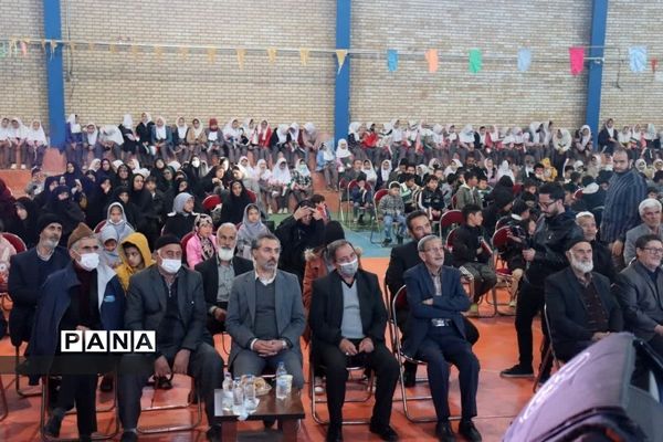 جشن باشکوه دهه فجر و تقدیر از دانش‌آموزان نمونه در شهرستان پیشوا