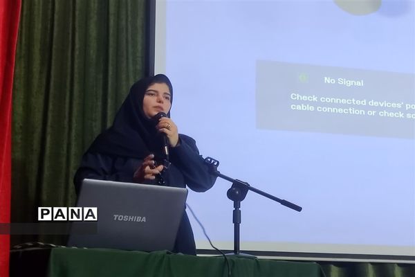 جلسه آموزش خانواده ویژه اولیا دانش‌آموزان در محمودآباد