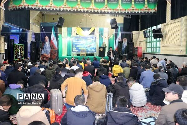 آیین بدرقه ۲۲۰ دانش‌آموز پسر شهرستان ورامین به اردوی راهیان نور