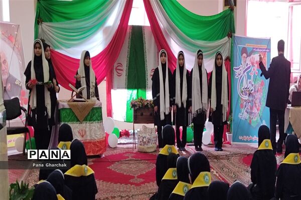 برگزاری مانور یاوران انقلاب در دبیرستان حضرت زینب (س) قرچک‌