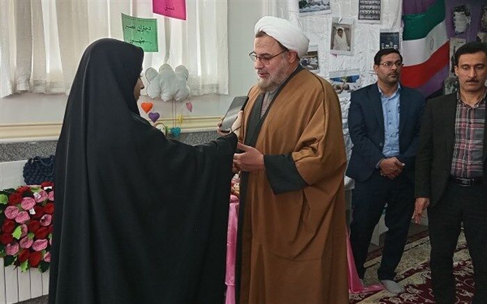 بازخوانی تاریخ معاصر ایران از ابتکارات ارزشمند نمایشگاه مدرسه انقلاب است