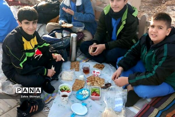 اردو در هوای پاک و اجرای بازی‌های همگانی در مدرسه شهید بهشتی یک ناحیه یک شهرری