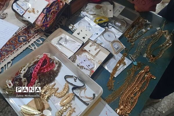بزرگداشت ایام‌الله دهه فجر در مدارس ناحیه یک شهرری