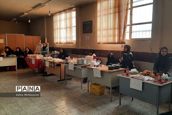 بزرگداشت ایام‌الله دهه فجر در مدارس ناحیه یک شهرری