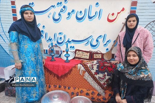 بازارچه کار و فناوری در دبیرستان ولیعصر (عج) ناحیه یک شهرری