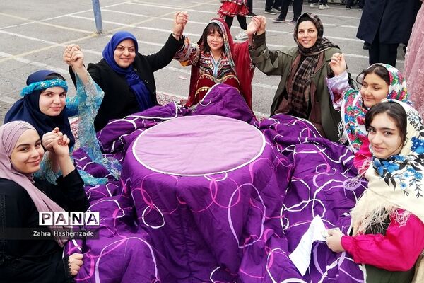 بازارچه کار و فناوری در دبیرستان ولیعصر (عج) ناحیه یک شهرری