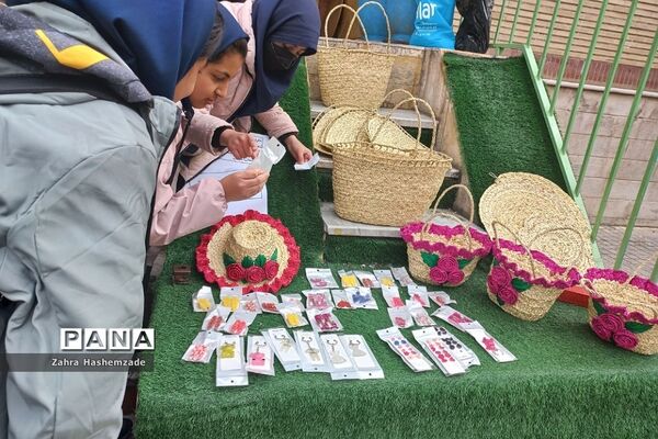 بازارچه کار و فناوری در دبیرستان ولیعصر (عج) ناحیه یک شهرری