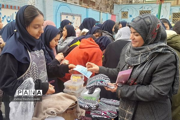 بازارچه کار و فناوری در دبیرستان ولیعصر (عج) ناحیه یک شهرری