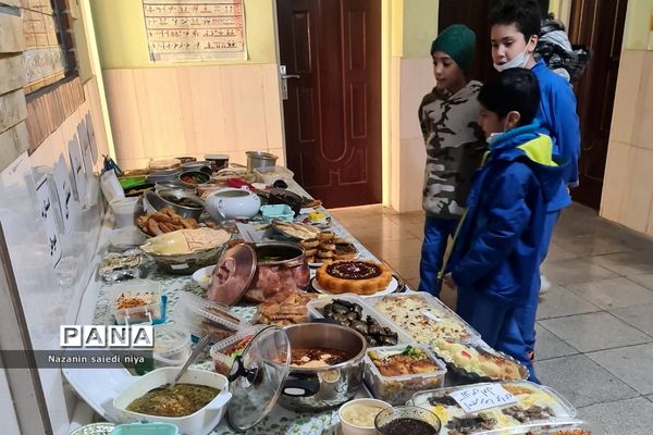 جشنواره غذای سالم در ایام دهه فجر در دبستان هموطن۲ رودهن