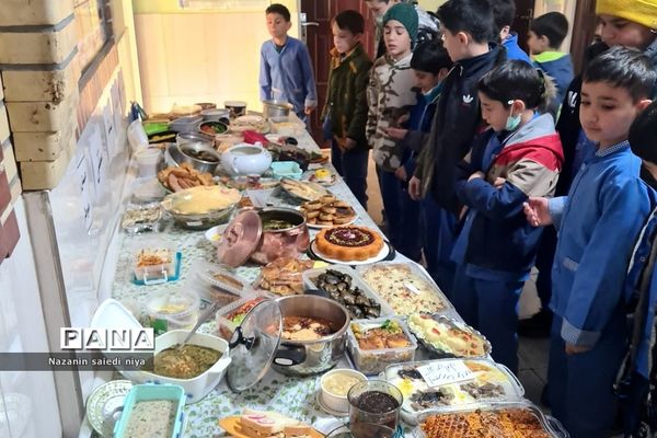 جشنواره غذای سالم در ایام دهه فجر در دبستان هموطن۲ رودهن