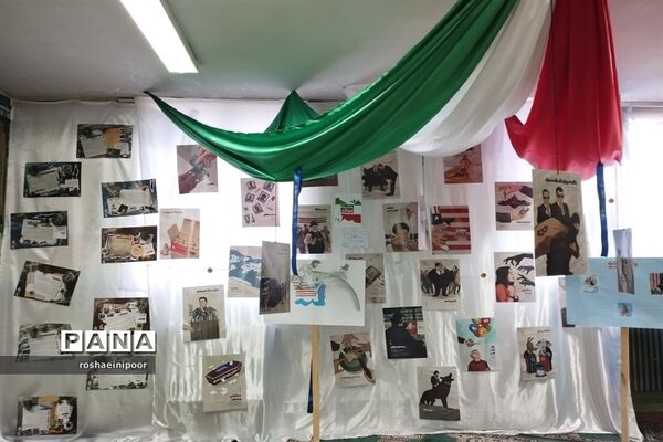 افتتاحیه نمایشگاه مدرسه انقلاب در دبیرستان هفده شهریور شهرستان فیروزکوه
