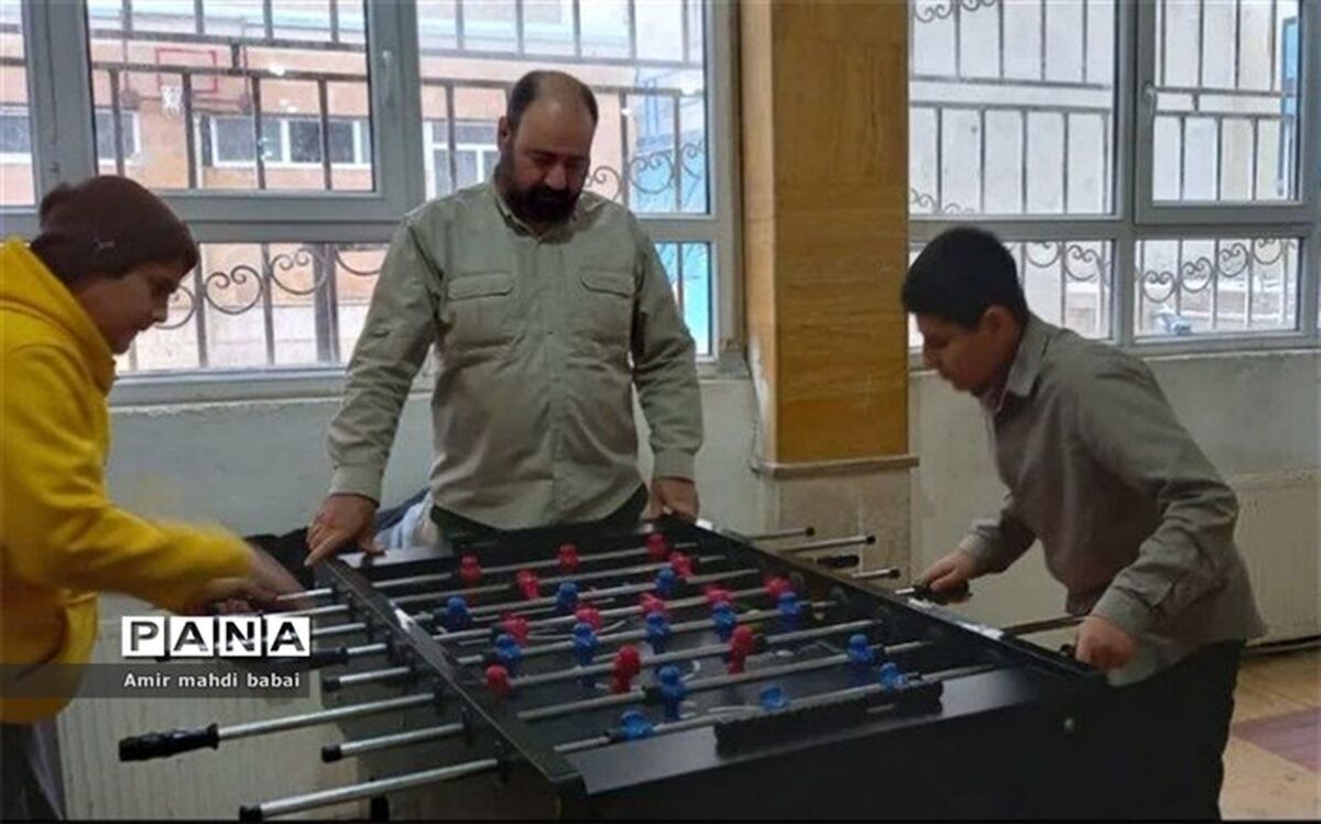 برگزاری جام ورزشی فجر در دو مدرسه رودهن/فیلم