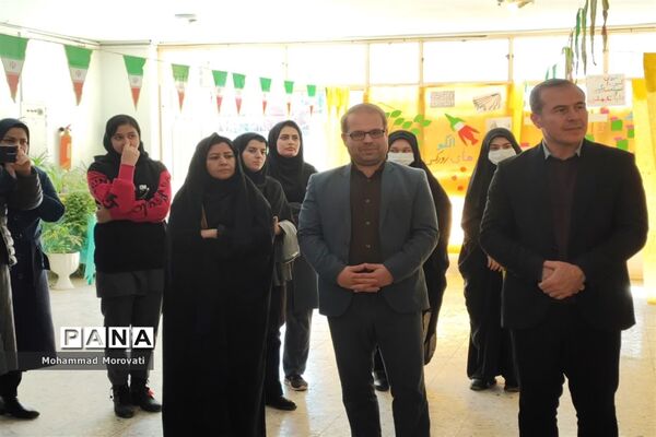 بازدید از نمایشگاه مدرسه انقلاب  شهرستان مانه و سملقان