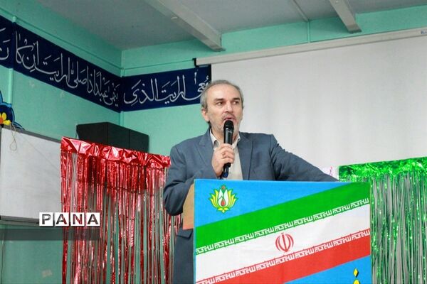 جشنواره کیک جشن انقلاب در مدرسه امام موسی کاظم (ع)