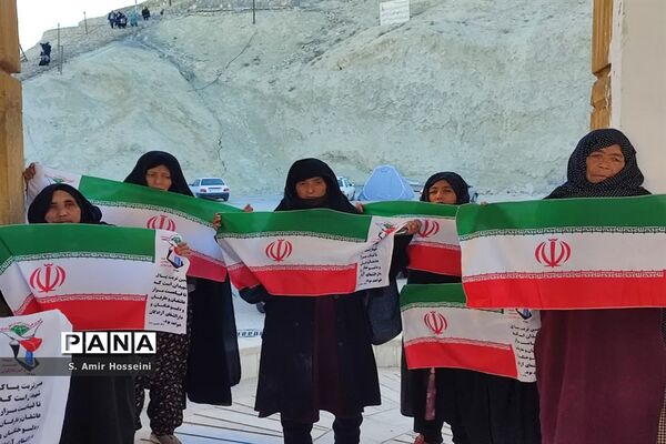 گلباران مزار شهدای قم در دهه فجر